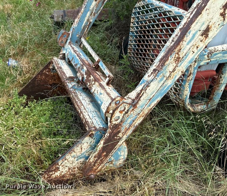 image for item NE9055 Ford 4000  tractor