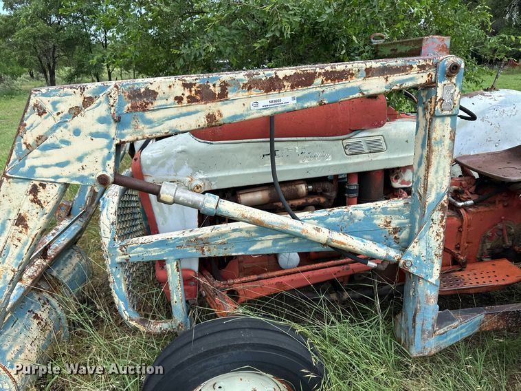 image for item NE9055 Ford 4000  tractor