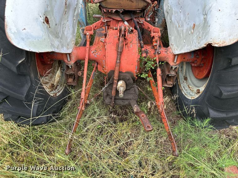 image for item NE9055 Ford 4000  tractor