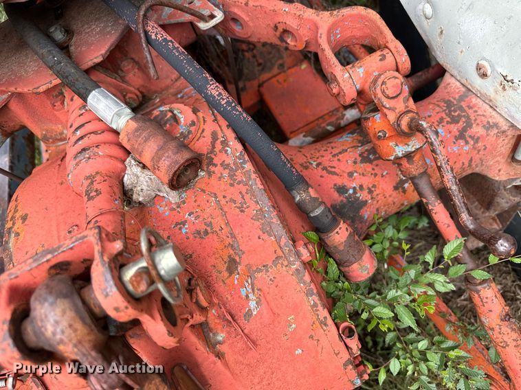 image for item NE9055 Ford 4000  tractor