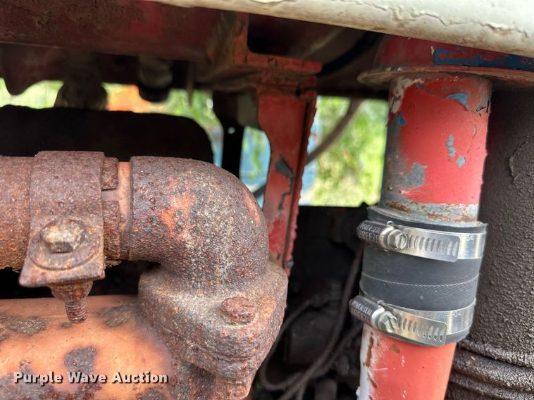 image for item NE9055 Ford 4000  tractor