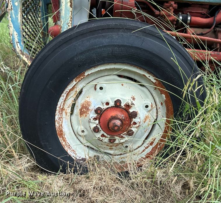 image for item NE9055 Ford 4000  tractor