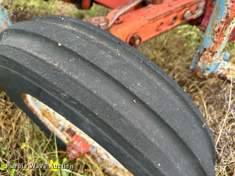 image for item NE9055 Ford 4000  tractor