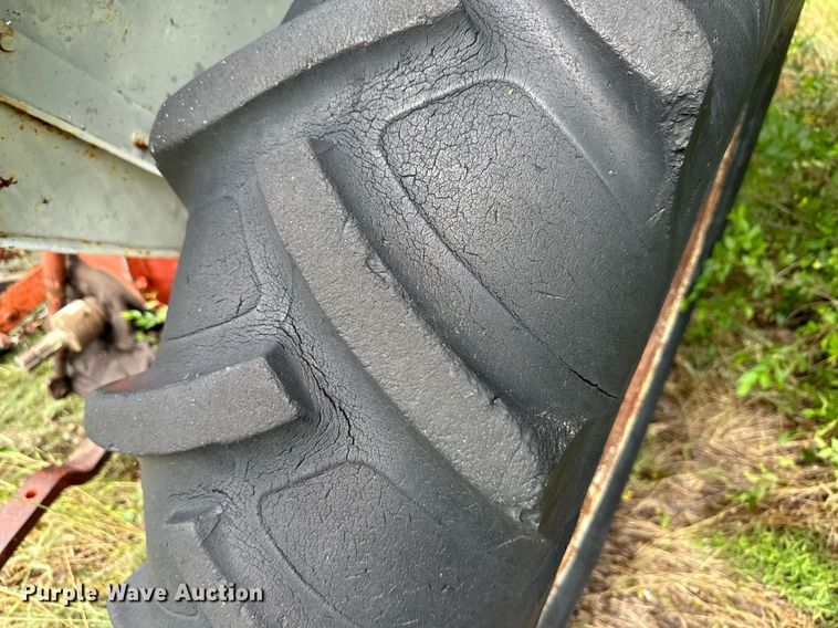 image for item NE9055 Ford 4000  tractor