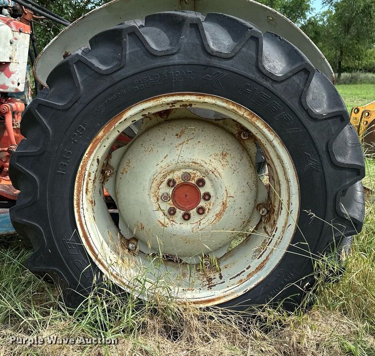 image for item NE9055 Ford 4000  tractor