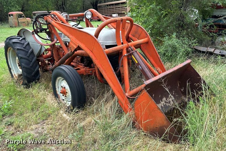 image for item NE9056 1948 Ford 8N  tractor