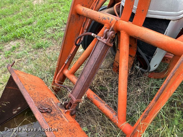 image for item NE9056 1948 Ford 8N  tractor