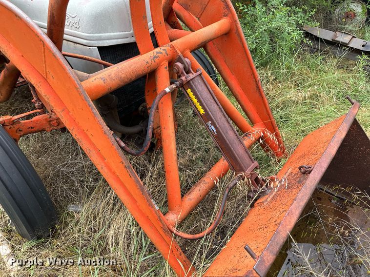 image for item NE9056 1948 Ford 8N  tractor