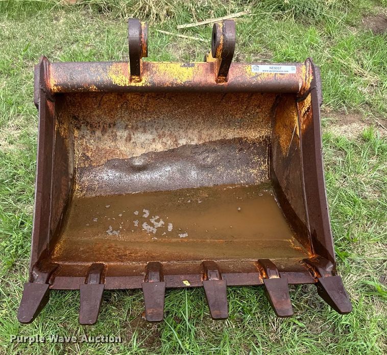 image for item NE9057 Backhoe bucket