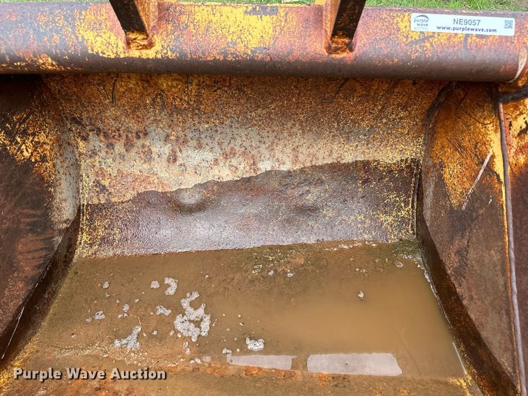 image for item NE9057 Backhoe bucket