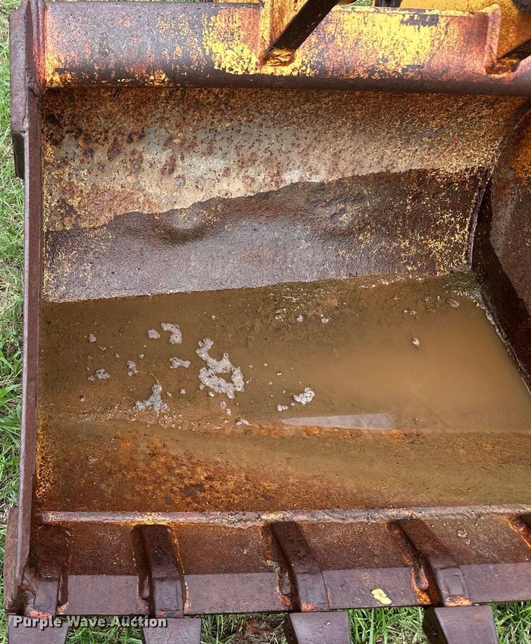 image for item NE9057 Backhoe bucket