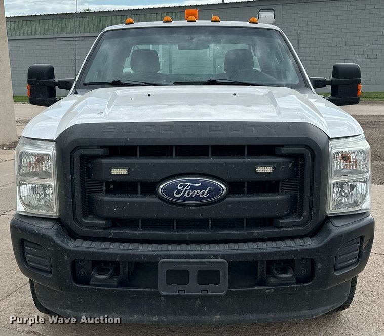 image for item NP9739 2015 Ford F250 Super Duty  SuperCab utility bed pickup truck