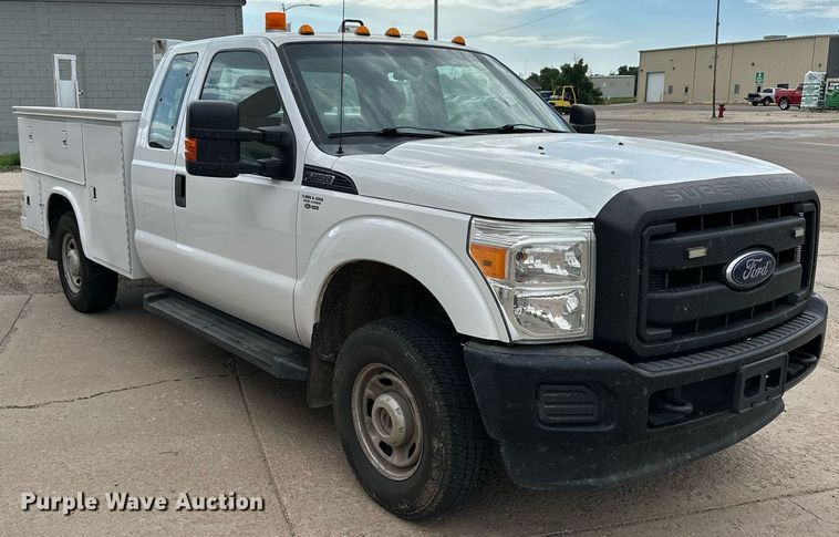 image for item NP9739 2015 Ford F250 Super Duty  SuperCab utility bed pickup truck