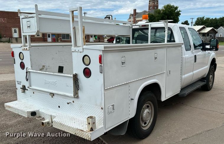 image for item NP9739 2015 Ford F250 Super Duty  SuperCab utility bed pickup truck