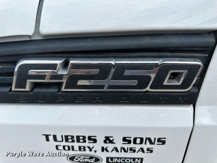 image for item NP9739 2015 Ford F250 Super Duty  SuperCab utility bed pickup truck