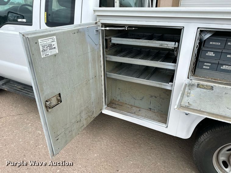 image for item NP9739 2015 Ford F250 Super Duty  SuperCab utility bed pickup truck