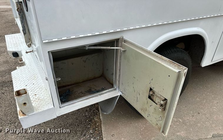 image for item NP9739 2015 Ford F250 Super Duty  SuperCab utility bed pickup truck