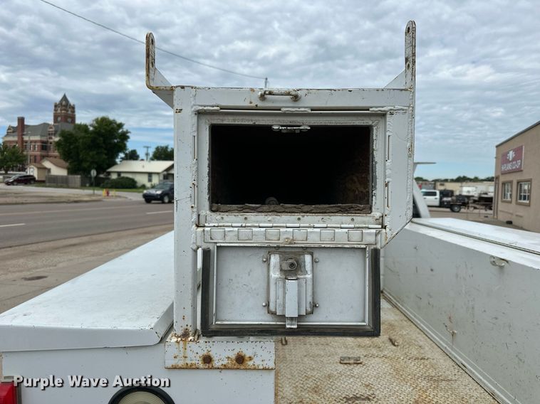 image for item NP9739 2015 Ford F250 Super Duty  SuperCab utility bed pickup truck