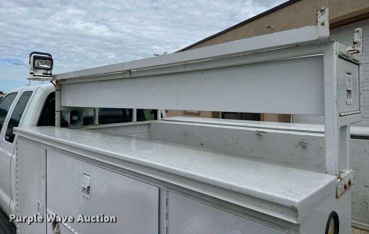 image for item NP9739 2015 Ford F250 Super Duty  SuperCab utility bed pickup truck