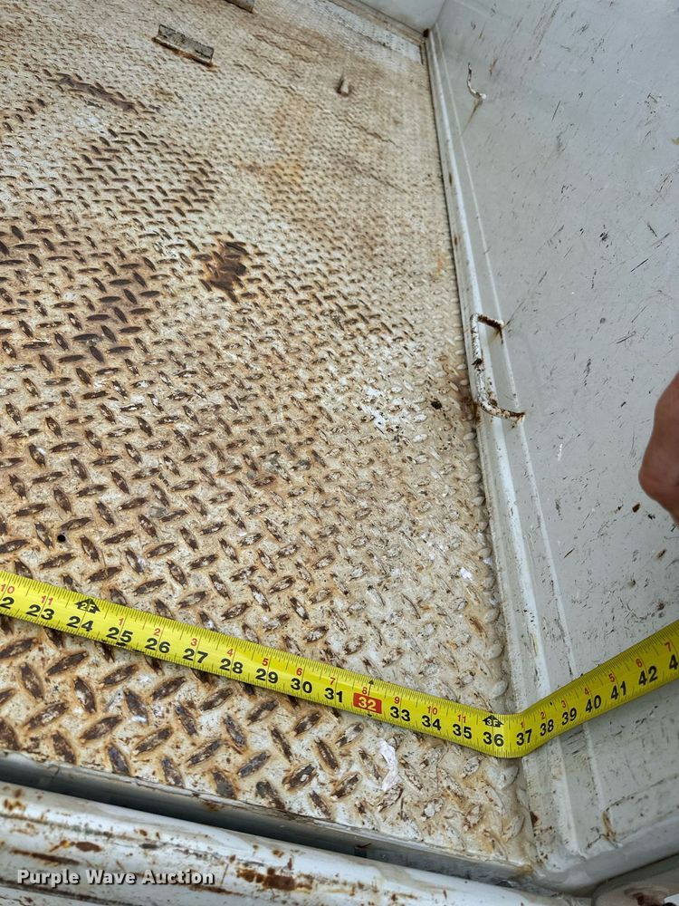 image for item NP9739 2015 Ford F250 Super Duty  SuperCab utility bed pickup truck