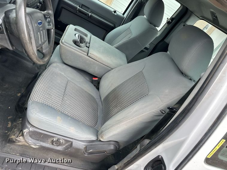 image for item NP9739 2015 Ford F250 Super Duty  SuperCab utility bed pickup truck