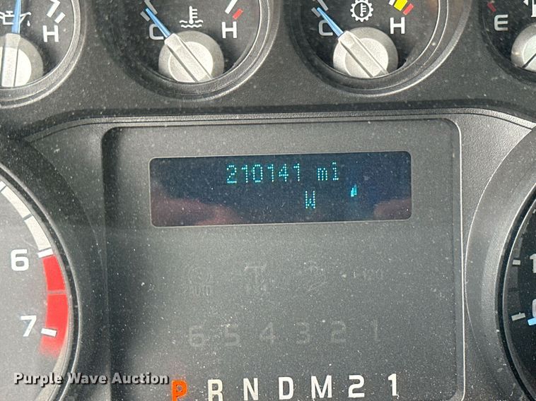 image for item NP9739 2015 Ford F250 Super Duty  SuperCab utility bed pickup truck