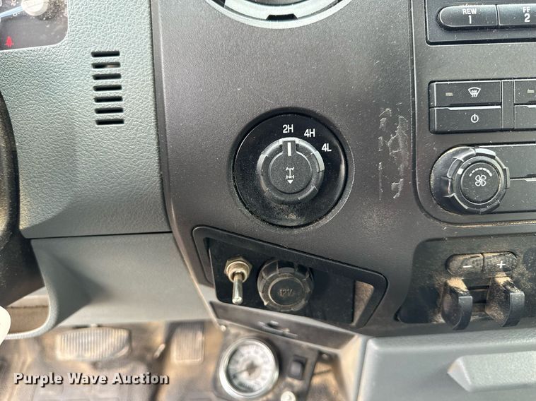 image for item NP9739 2015 Ford F250 Super Duty  SuperCab utility bed pickup truck