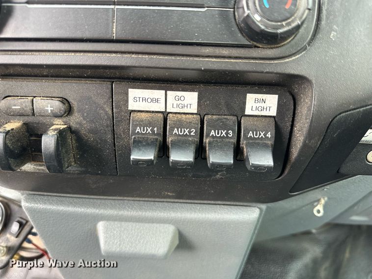 image for item NP9739 2015 Ford F250 Super Duty  SuperCab utility bed pickup truck