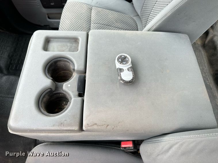 image for item NP9739 2015 Ford F250 Super Duty  SuperCab utility bed pickup truck