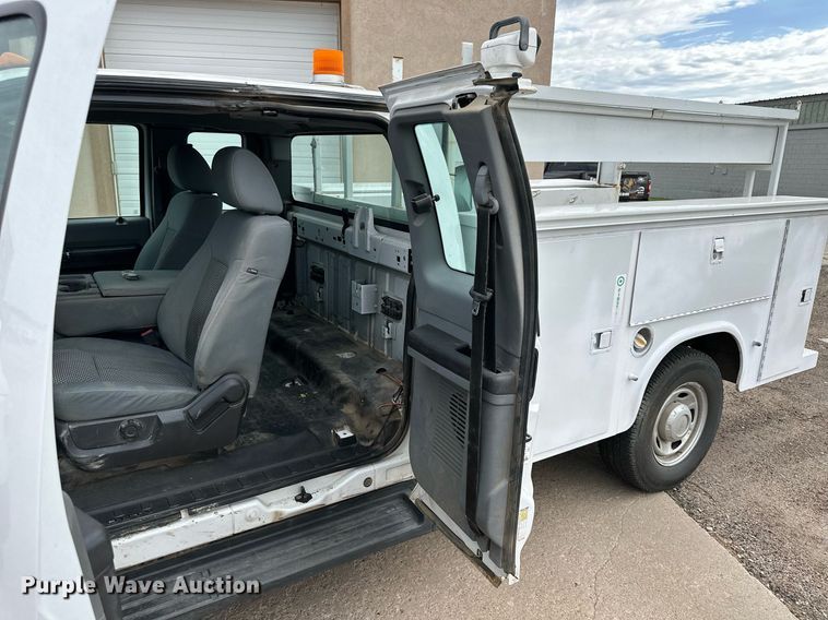 image for item NP9739 2015 Ford F250 Super Duty  SuperCab utility bed pickup truck