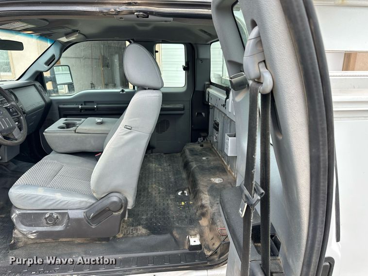 image for item NP9739 2015 Ford F250 Super Duty  SuperCab utility bed pickup truck