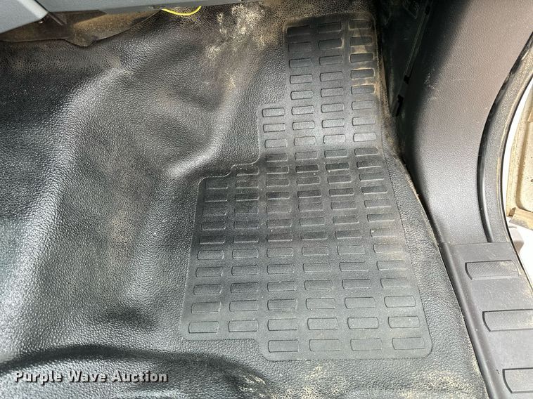 image for item NP9739 2015 Ford F250 Super Duty  SuperCab utility bed pickup truck