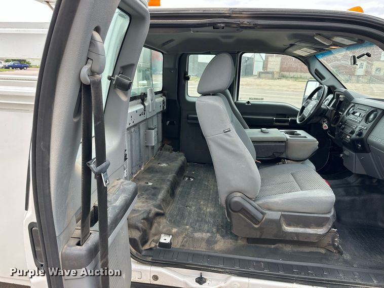 image for item NP9739 2015 Ford F250 Super Duty  SuperCab utility bed pickup truck