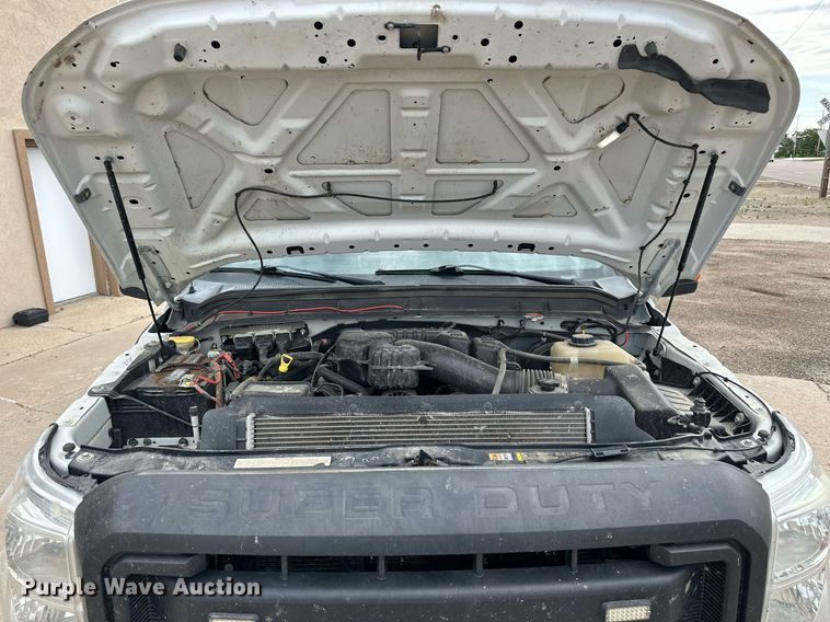 image for item NP9739 2015 Ford F250 Super Duty  SuperCab utility bed pickup truck