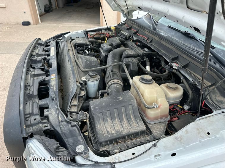 image for item NP9739 2015 Ford F250 Super Duty  SuperCab utility bed pickup truck