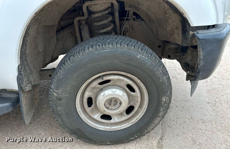 image for item NP9739 2015 Ford F250 Super Duty  SuperCab utility bed pickup truck