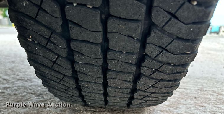 image for item NP9739 2015 Ford F250 Super Duty  SuperCab utility bed pickup truck