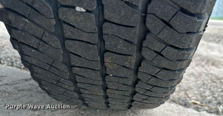 image for item NP9739 2015 Ford F250 Super Duty  SuperCab utility bed pickup truck