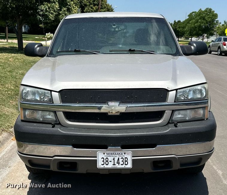 image for item NP9781 2004 Chevrolet Silverado 2500HD  Ext. Cab pickup truck