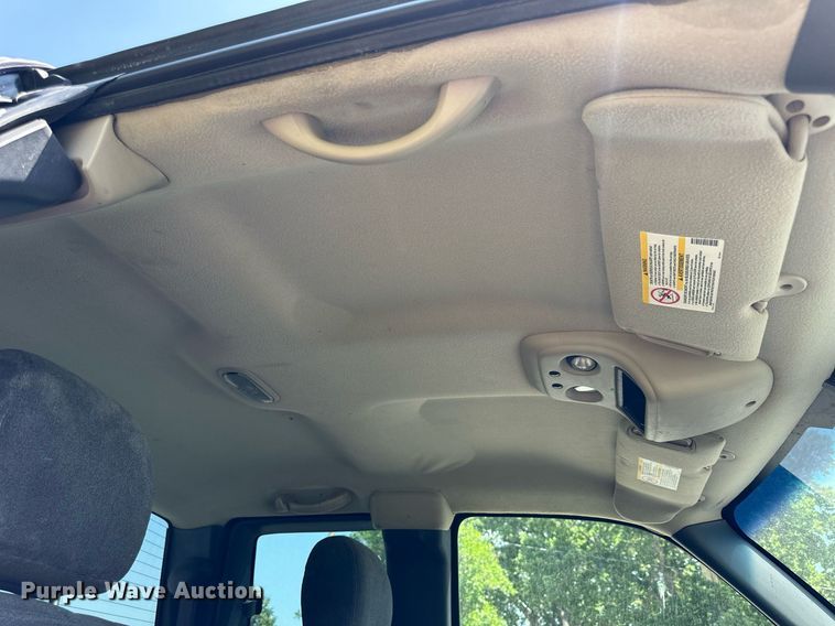 image for item NP9781 2004 Chevrolet Silverado 2500HD  Ext. Cab pickup truck