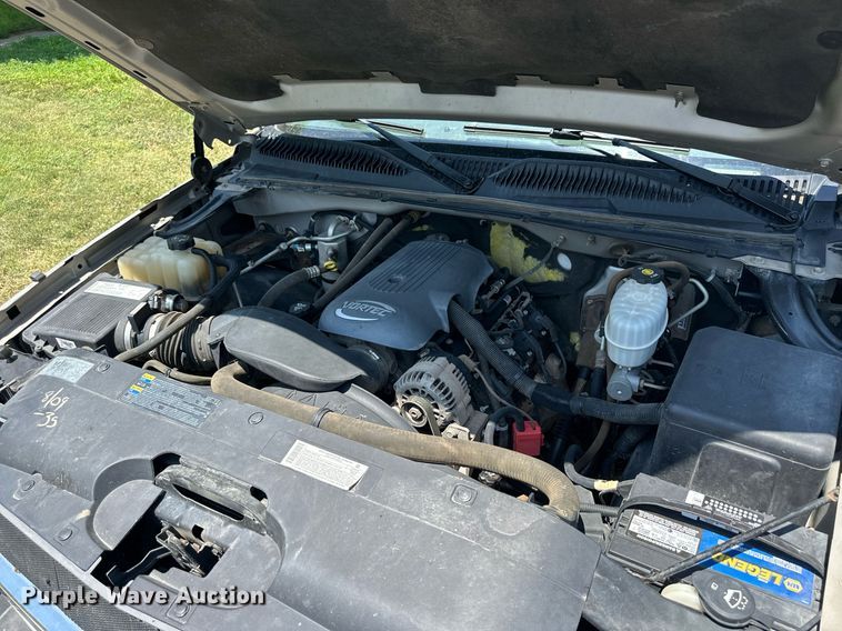 image for item NP9781 2004 Chevrolet Silverado 2500HD  Ext. Cab pickup truck