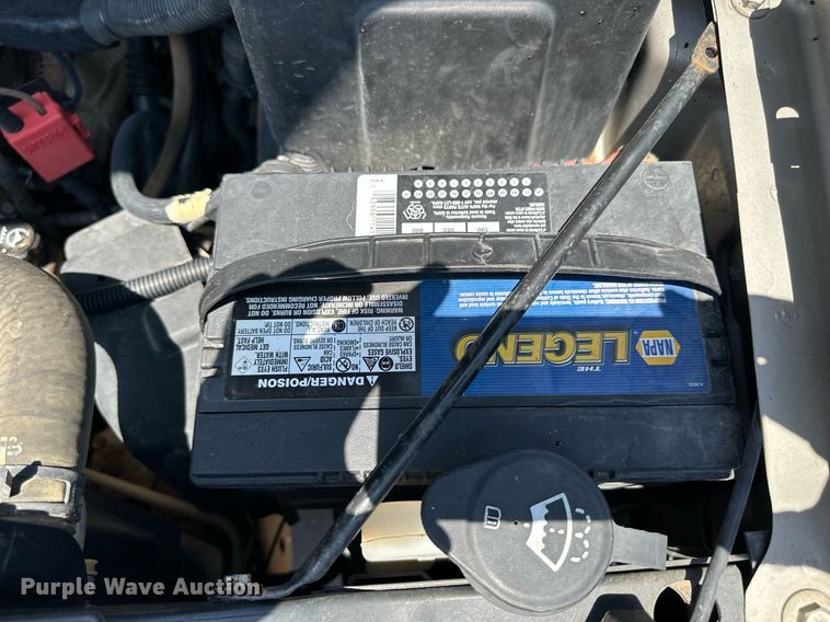 image for item NP9781 2004 Chevrolet Silverado 2500HD  Ext. Cab pickup truck