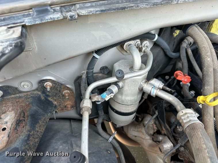 image for item NP9781 2004 Chevrolet Silverado 2500HD  Ext. Cab pickup truck