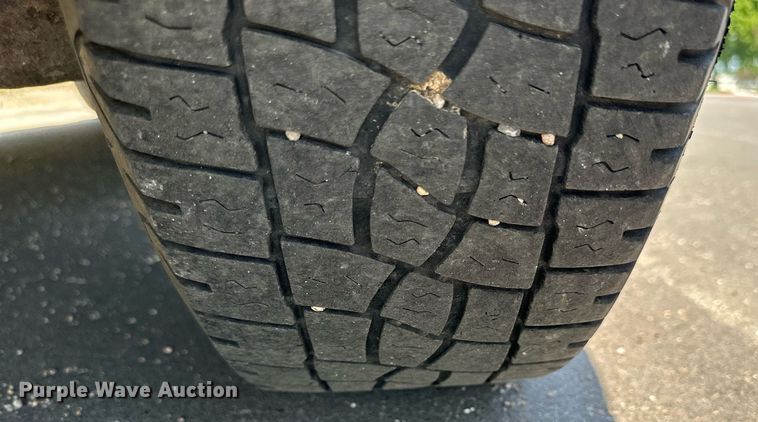 image for item NP9781 2004 Chevrolet Silverado 2500HD  Ext. Cab pickup truck