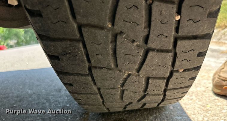 image for item NP9781 2004 Chevrolet Silverado 2500HD  Ext. Cab pickup truck