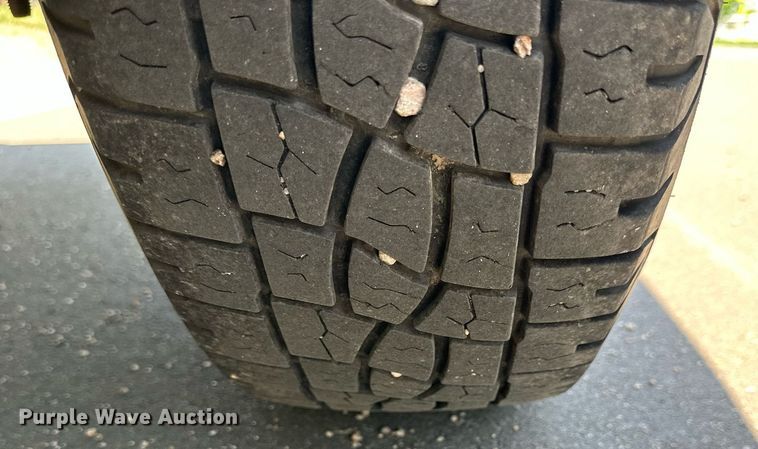 image for item NP9781 2004 Chevrolet Silverado 2500HD  Ext. Cab pickup truck