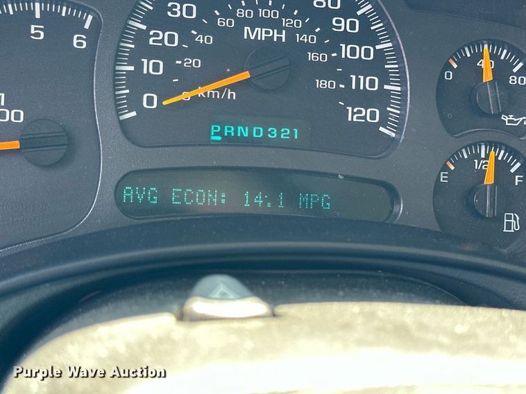 image for item NP9781 2004 Chevrolet Silverado 2500HD  Ext. Cab pickup truck