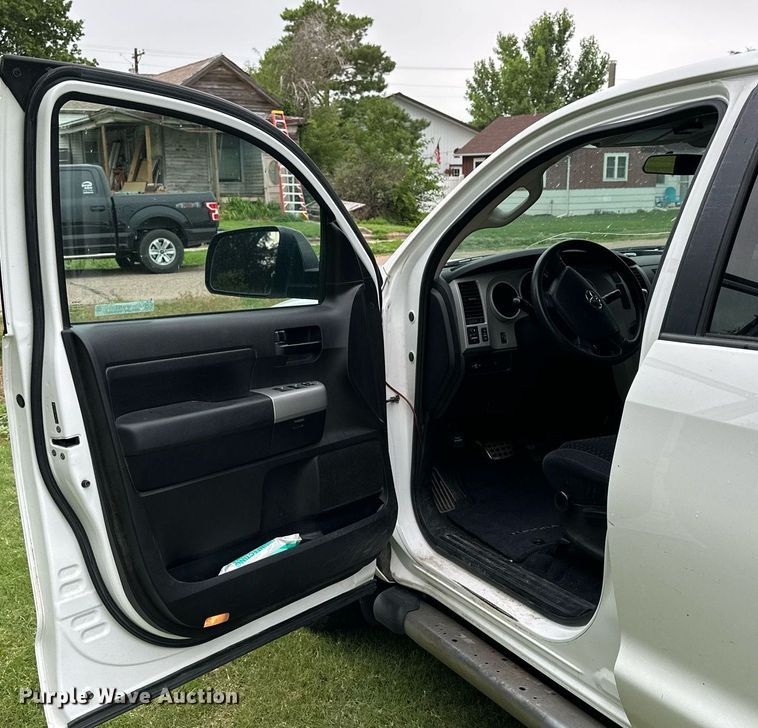 image for item NP9793 2009 Toyota Tundra  CrewMax pickup truck