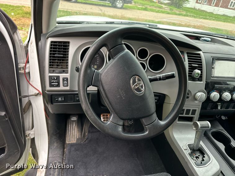 image for item NP9793 2009 Toyota Tundra  CrewMax pickup truck