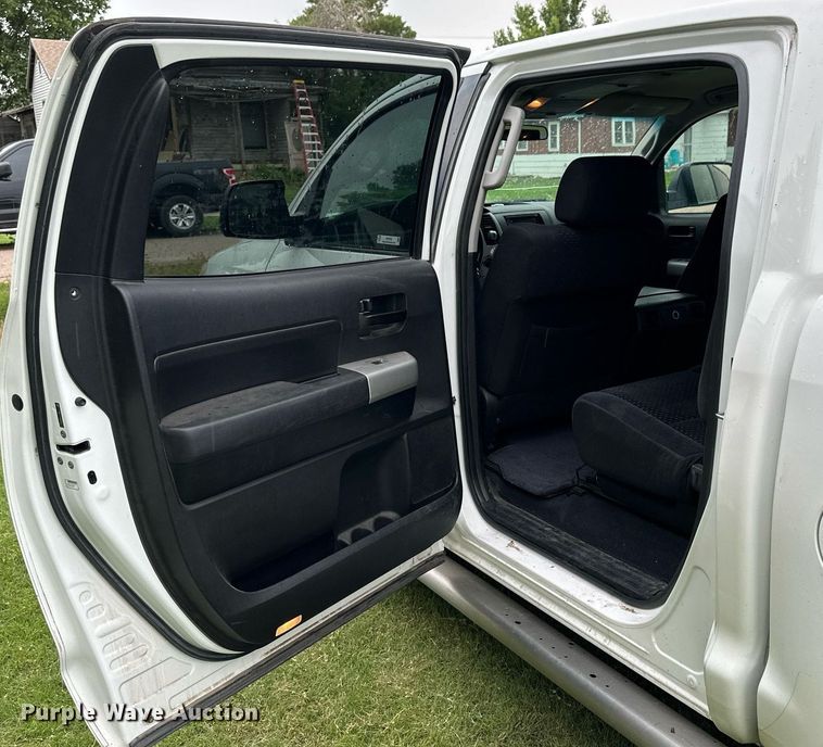 image for item NP9793 2009 Toyota Tundra  CrewMax pickup truck